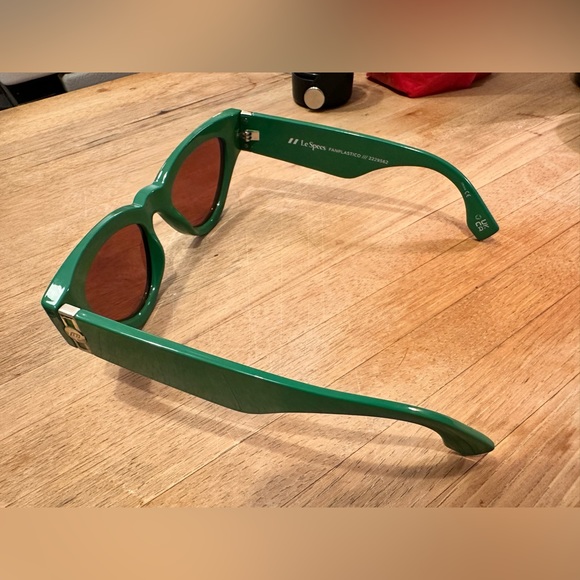 Le Specs Fanplastico Sunglasses in Parakeet Green - Picture 7 of 9